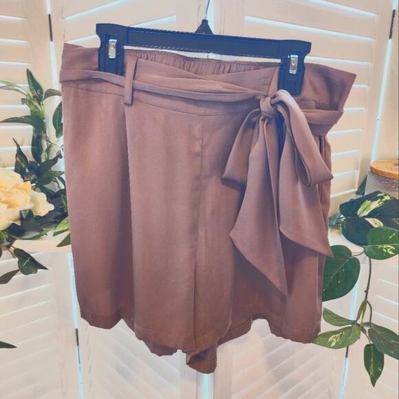 NOUVELLE SILK95FIVE NEW WASHABLE SILK SHORTS SIZE M RETAIL $220 - Picture 2 of 7